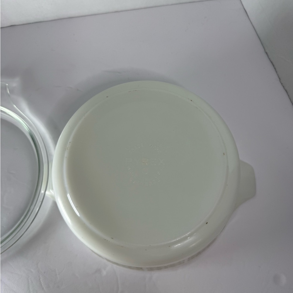 Pyrex Glass Casserole Dish with Lid - Green Pattern - Picture 7 of 12